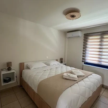 Golden Sea Apartment