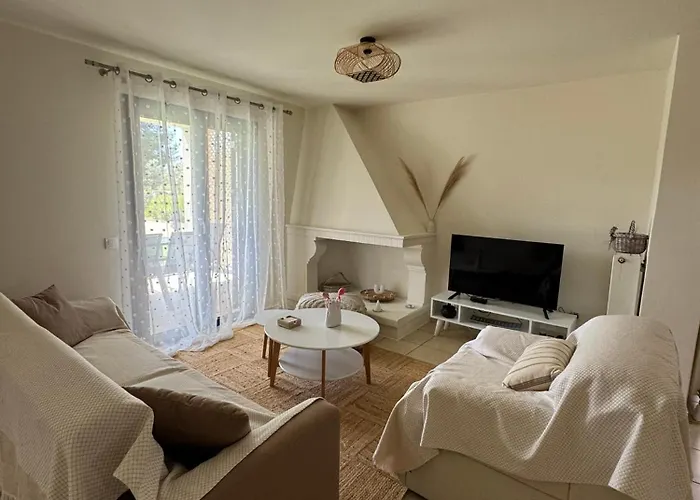 Διαμέρισμα Golden Sea *